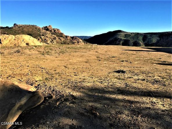 142 Saddlebow Rd, Bell Canyon, CA 91307
